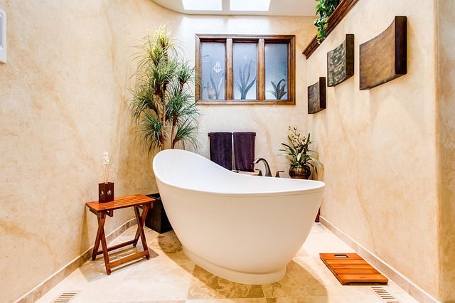 Jacuzzi extérieur bois : comment choisir le modèle idéal pour votre jardin ?